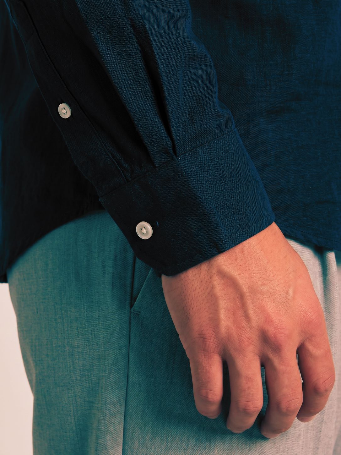 Close up of the tailored cuff on Cauzeway Prussian blue Oxford cotton casual shirt